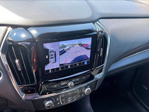 Used 2023 Chevrolet Traverse RS FWD image 19