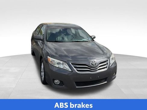 Used 2011 Toyota Camry XLE w/ XLE Extra-Value Pkg #2 FWD image 18