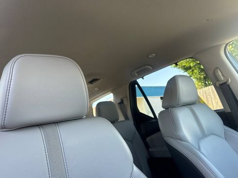 Used 2025 Honda Pilot EX-L image 19