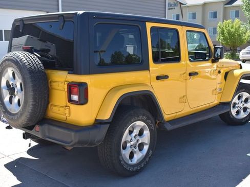 Used 2018 Jeep Wrangler Unlimited Sahara AWD/4WD image 5