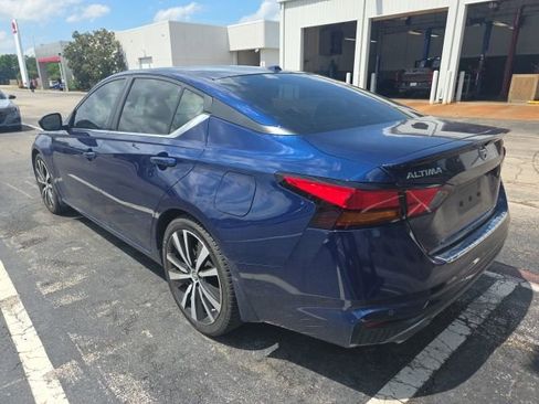 Used 2021 Nissan Altima 2.5 SR FWD image 6