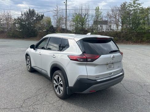 Certified 2021 Nissan Rogue SV w/ Premium Package image 3