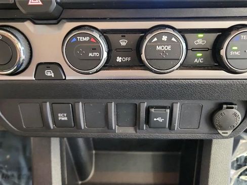Used 2023 Toyota Tacoma SR AWD/4WD image 27