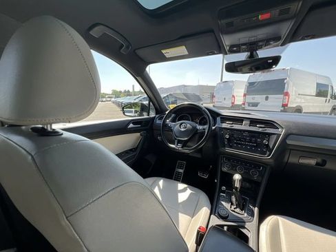 Used 2021 Volkswagen Tiguan SE R-Line AWD/4WD image 17