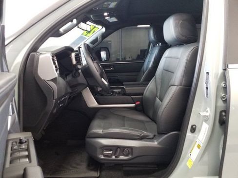 Used 2025 Toyota Tundra Limited AWD/4WD image 13
