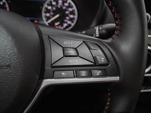 Used 2025 Nissan Sentra SR FWD image 31