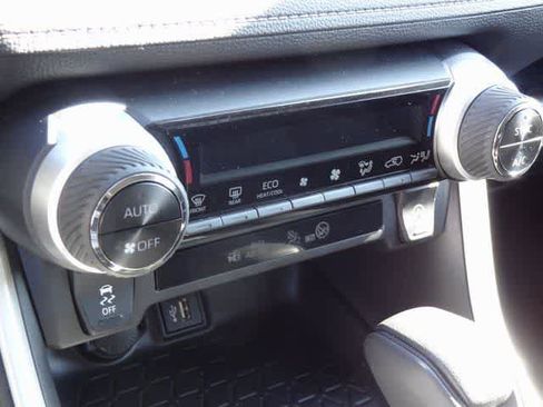 Used 2025 Toyota RAV4 XLE image 16