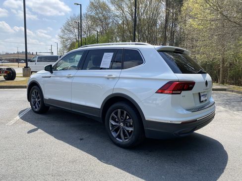 Used 2023 Volkswagen Tiguan SE image 7