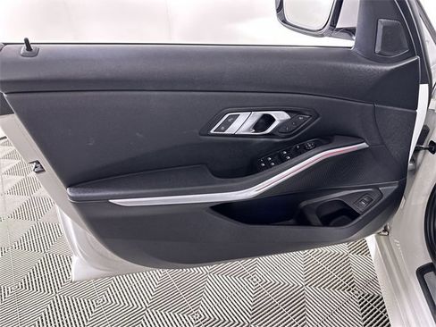 Used 2019 BMW 330i xDrive Sedan w/ Premium Package image 23