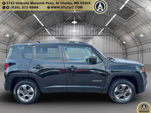 Used 2015 Jeep Renegade Latitude AWD/4WD image 2