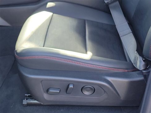 Used 2025 Chevrolet Colorado Z71 w/ Midnight Edition image 16