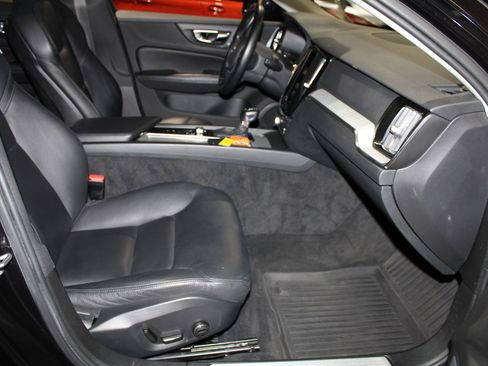 Used 2021 Volvo V60 T5 Cross Country w/ Climate Package image 20