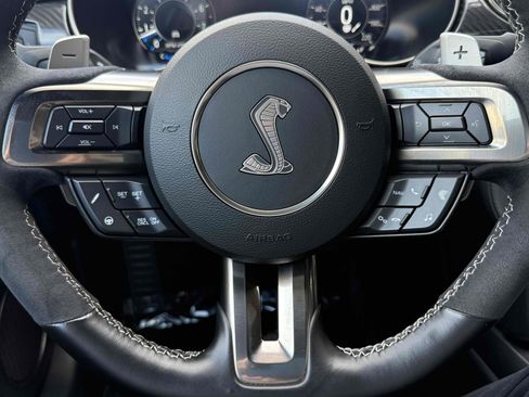 Used 2021 Ford Mustang Shelby GT500 w/ Carbon Fiber Track Pack image 44