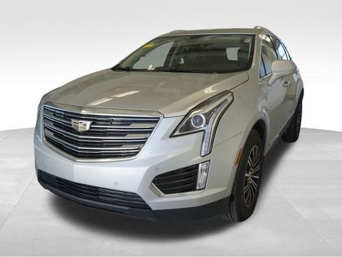 Used 2019 Cadillac XT5 Luxury w/ Trailering Package AWD/4WD image 1