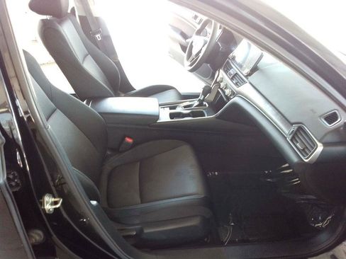 Used 2019 Honda Accord LX image 16