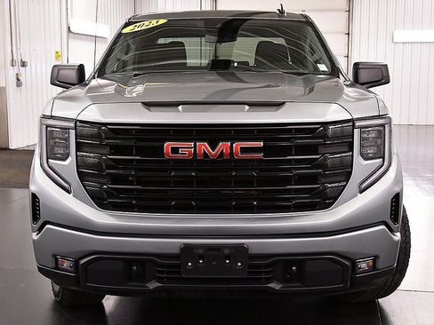 Used 2023 GMC Sierra 1500 Elevation image 2