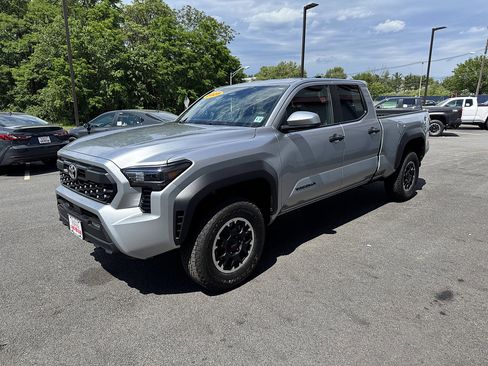 Used 2025 Toyota Tacoma TRD Off-Road AWD/4WD image 2