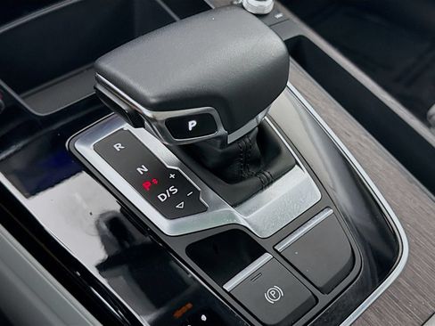 Certified 2024 Audi Q5 2.0T Premium w/ Convenience Package AWD/4WD image 18