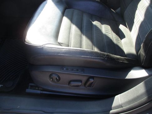 Used 2014 Volkswagen Passat 3.6 SEL Premium image 14