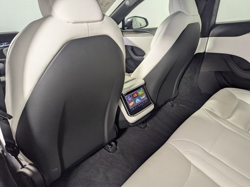 Used 2022 Tesla Model S image 20