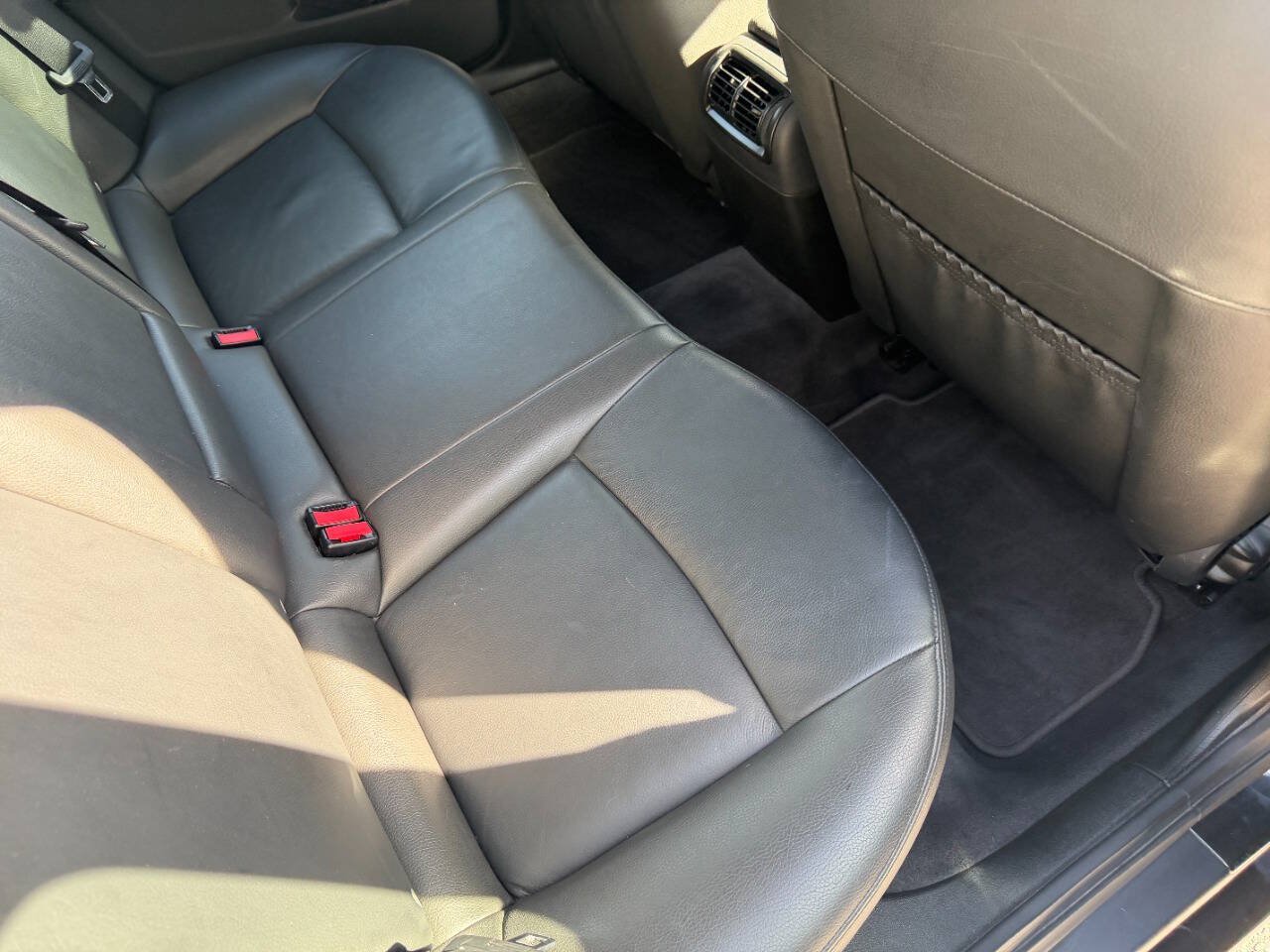 Used 2010 Saab 9-3 2.0T w/ Comfort Package FWD image 21