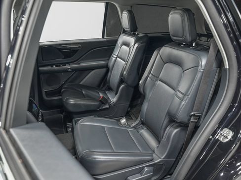 Used 2025 Lincoln Aviator AWD image 28