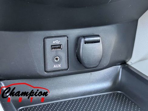 Used 2018 Nissan Rogue Sport SL FWD image 25