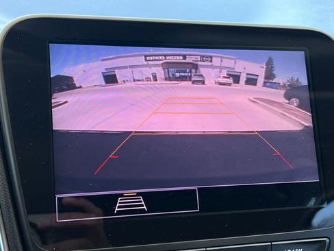 Used 2021 Chevrolet Malibu LT FWD image 19