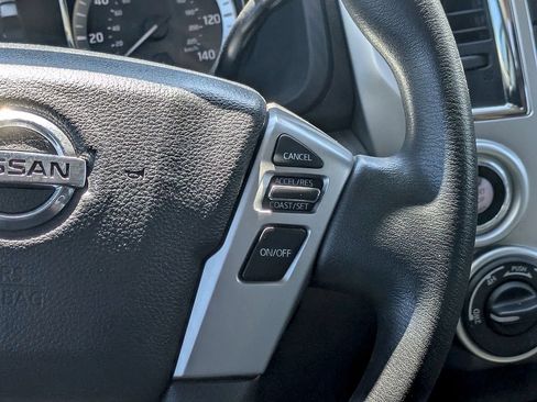 Used 2017 Nissan Titan SV AWD/4WD image 14