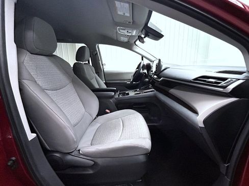 Used 2024 Toyota Sienna LE image 15