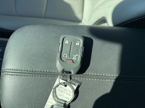 Used 2022 GMC Terrain SLT w/ Infotainment Package II image 27