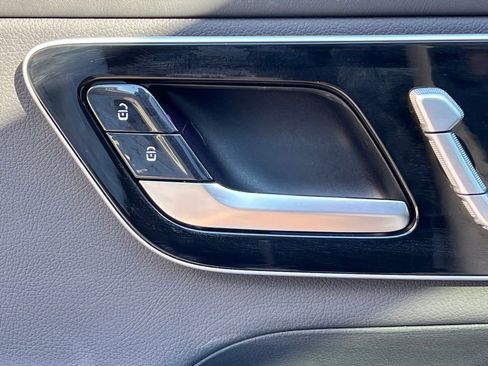 Certified 2024 Mercedes-Benz GLC 300 4MATIC image 28