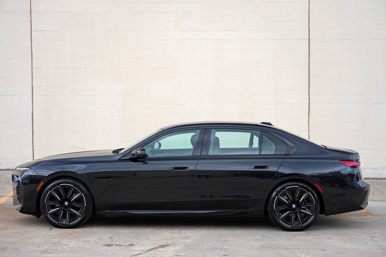 Used 2023 BMW 740i RWD image 62