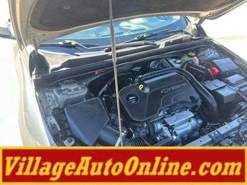 Used 2017 Chevrolet Malibu LT FWD image 38