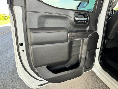Used 2021 Chevrolet Silverado 1500 LTZ w/ LTZ Convenience Package II AWD/4WD image 17