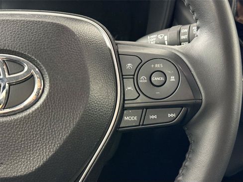 Certified 2026 Toyota Corolla Cross LE FWD image 18