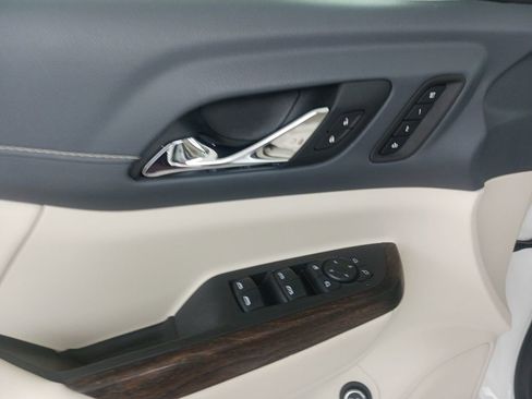 Used 2021 GMC Acadia Denali w/ Denali Technology Package image 32