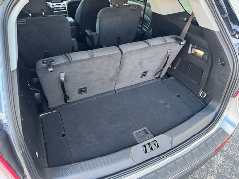 Used 2024 Ford Explorer XLT image 16