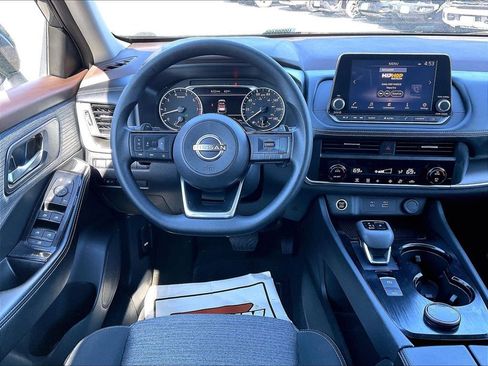 Used 2023 Nissan Rogue SV AWD/4WD image 17