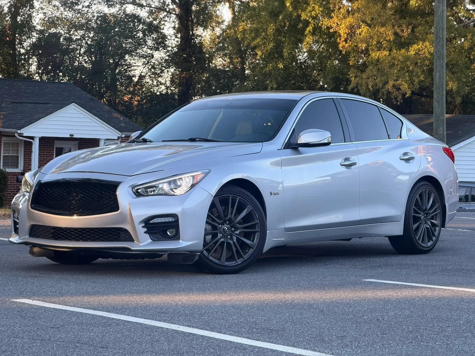 Used 2016 INFINITI Q50 Red Sport 400 AWD/4WD image 2