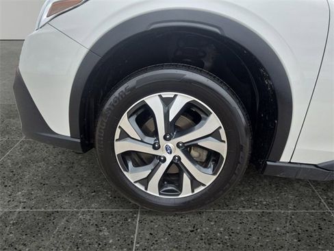 Certified 2022 Subaru Outback Limited image 18