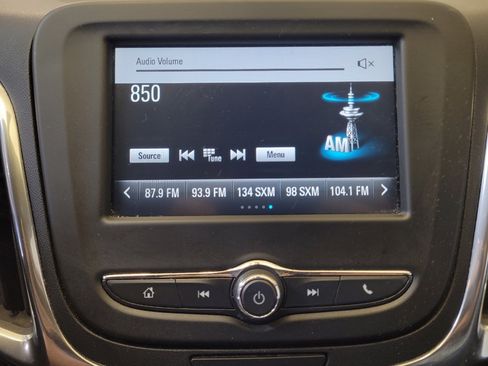 Used 2018 Chevrolet Equinox LT AWD/4WD image 25