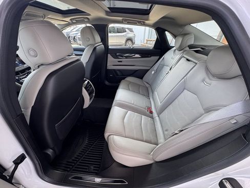 Used 2018 Cadillac CT6 Luxury image 36