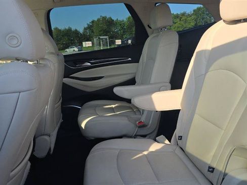 Used 2023 Buick Enclave Premium AWD/4WD image 4