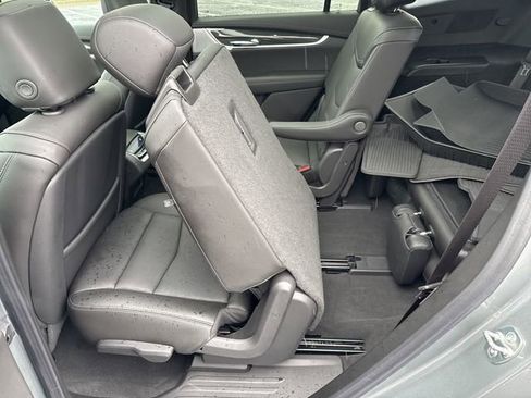 Used 2024 Cadillac XT6 Sport image 38