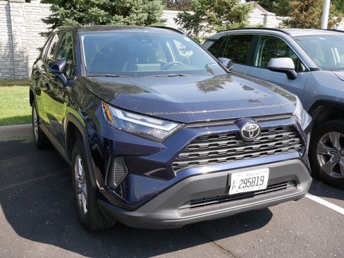 Used 2025 Toyota RAV4 XLE AWD/4WD image 4