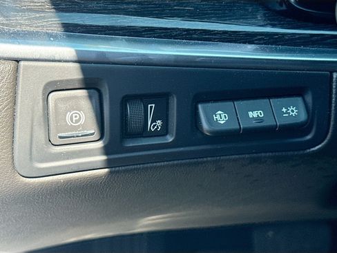 Used 2023 Cadillac XT5 Premium Luxury w/ Technology Package FWD image 10