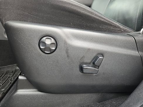 Used 2020 Jeep Grand Cherokee Limited image 14