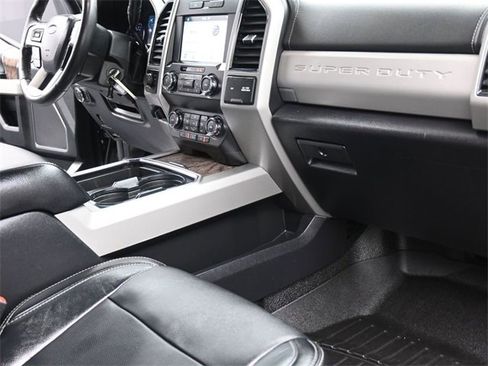 Used 2019 Ford F250 Lariat image 27