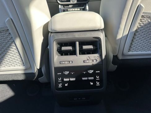 Used 2026 Porsche Macan Turbo Electric AWD/4WD image 39